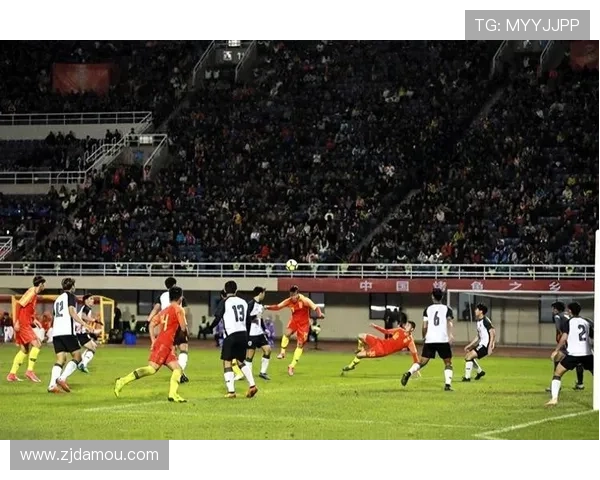 中国足球队迎战日韩强敌 力争亚洲区预选赛出线希望