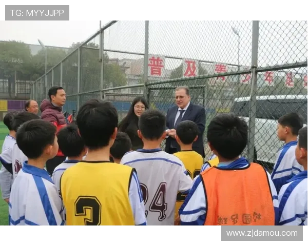 伯恩利足球俱乐部近期转会动态与球队表现分析