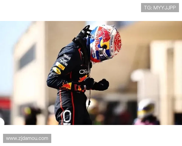 维斯塔潘再度称王F1赛场梅赛德斯与法拉利激烈争锋新赛季悬念陡增