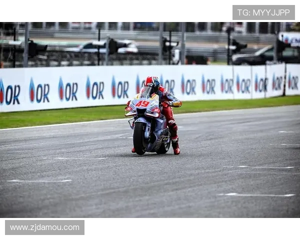 MotoGP赛季迎来激烈对决 多位车手为冠军展开终极角逐