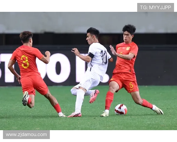 世界杯预选赛激战正酣 中国队迎战强敌誓夺晋级名额