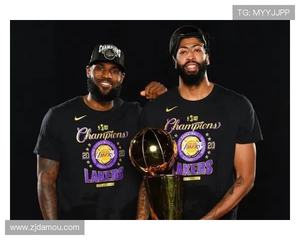 湖人队新赛季阵容大变动 詹姆斯与浓眉肩负重任能否再创辉煌